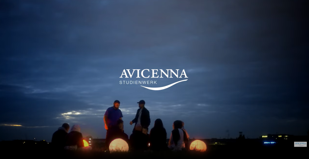 Logo des Avicenna-Studienwerks auf einem Standbild des Imagefilms des Werks